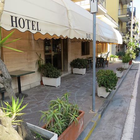 Hotel Fortuna San Bartolomeo Al Mare Luaran gambar