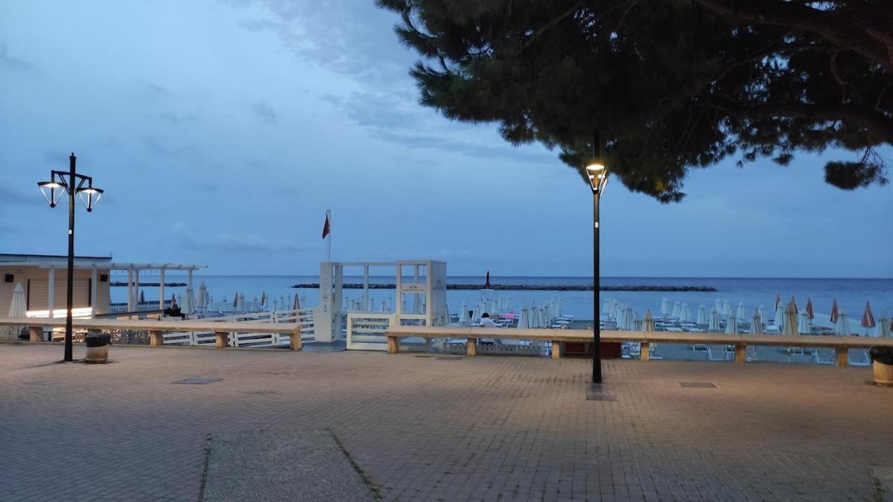 Hotel Fortuna San Bartolomeo Al Mare Luaran gambar