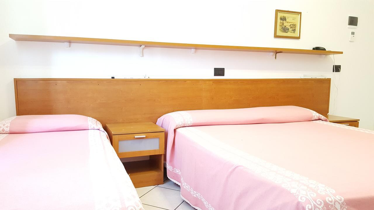 Hotel Fortuna San Bartolomeo Al Mare Luaran gambar