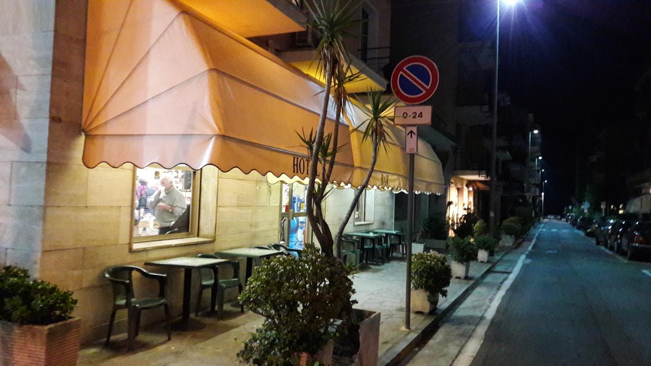 Hotel Fortuna San Bartolomeo Al Mare Luaran gambar
